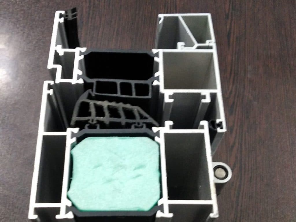 عکس-پروفیل-با-فوم ترمال بریک چیست